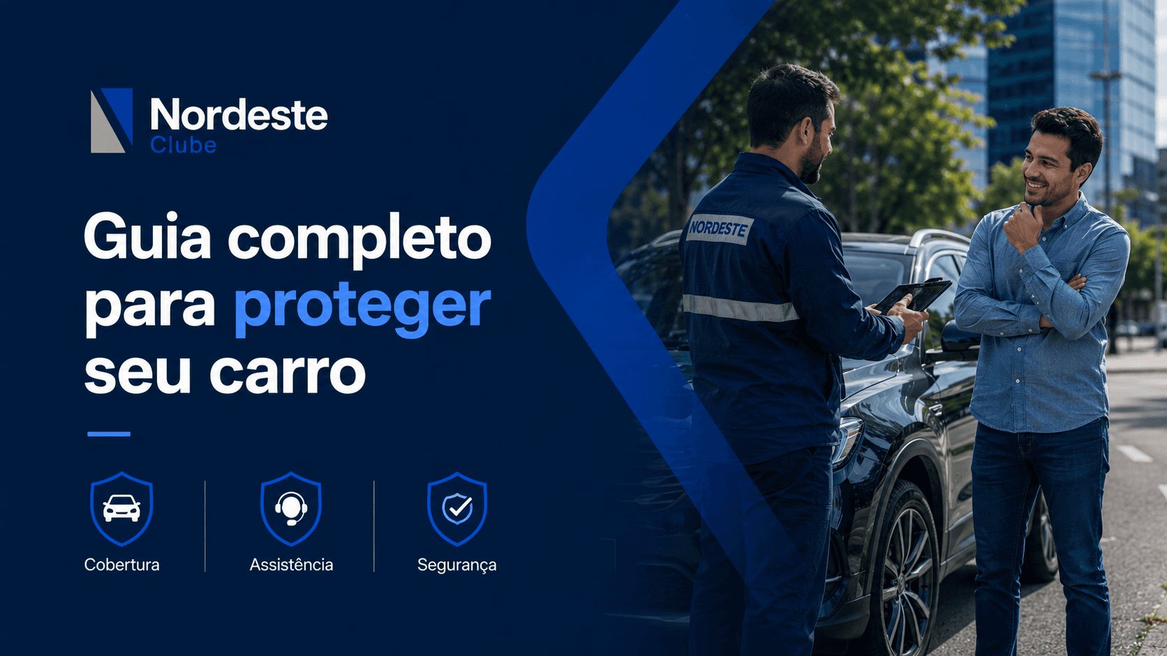 Motorista sorrindo ao lado de seu carro em uma estrada ensolarada, representando segurança e proteção veicular.